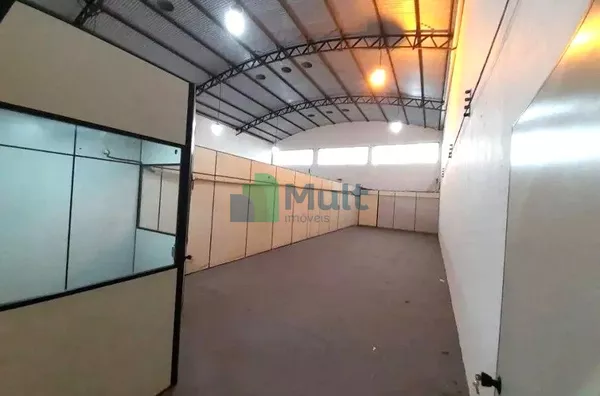 Excelente Oportunidade para montar sua empresa em Avenida movimentada com 465m² de área útil.