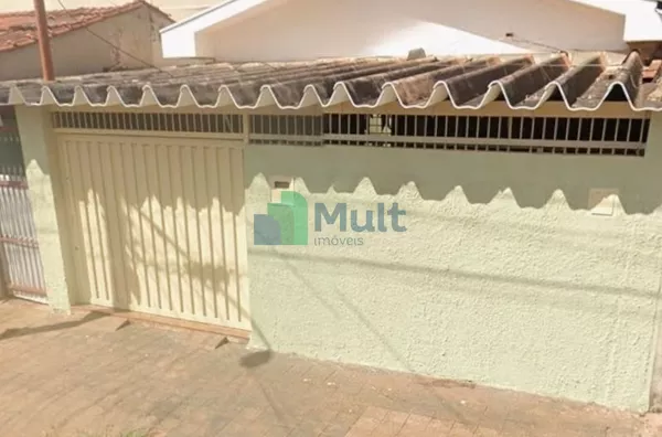 Casa Térrea localizada no Bairro Ipiranga com terreno de 215,36m² e 176,25m² de área construída.