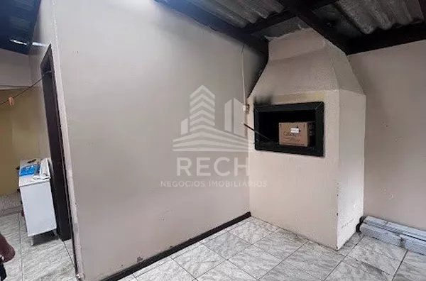 Casa com 4 quartos em terreno de 700m²