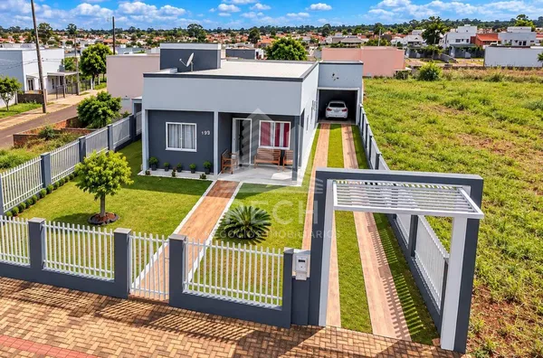 Linda Casa à Venda no Bairro Araucária