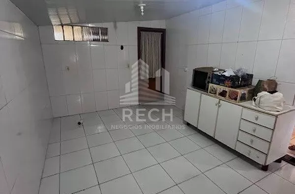 Casa com 4 quartos em terreno de 700m²