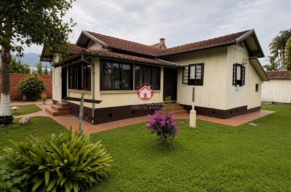 Vende-se Casa no bairro Rainha, em Rio do Sul/SC