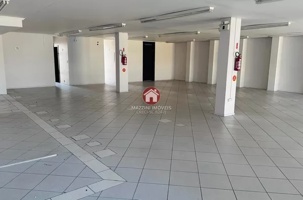 Vende-se sala comercial no Centro de Rio do Sul-SC