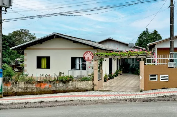 Vende-se Casa no Centro de Rio do Campo / SC
