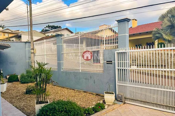 Vende-se Casa no bairro Laranjeiras, em Rio do Sul / SC
