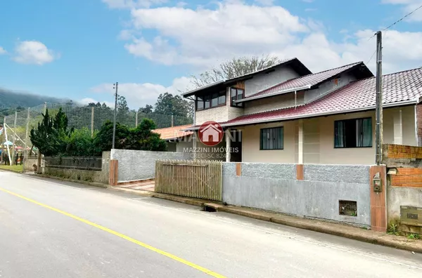 Vende-se Casa no bairro Albertina, em Rio do Sul / SC