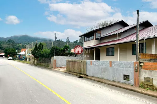 Vende-se Casa no bairro Albertina, em Rio do Sul / SC