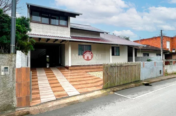 Vende-se Casa no bairro Albertina, em Rio do Sul / SC