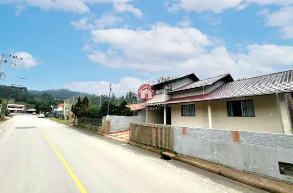Vende-se Casa no bairro Albertina, em Rio do Sul / SC