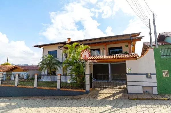 Vende-se Casa no bairro Eugênio Schneider, Rio do Sul / SC