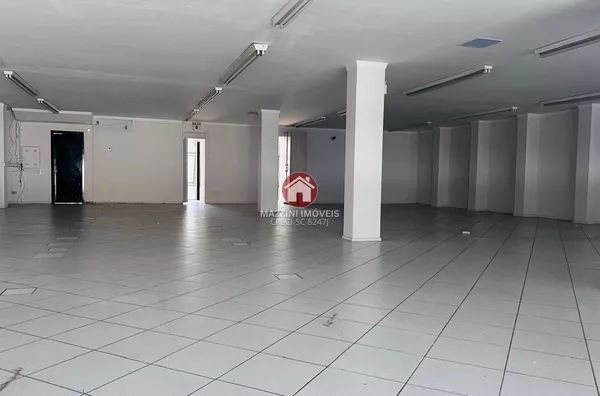 Vende-se sala comercial no Centro de Rio do Sul-SC