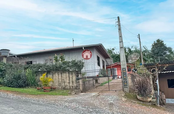 Vende-se Três Casas no bairro Taboão, Rio do Sul / SC