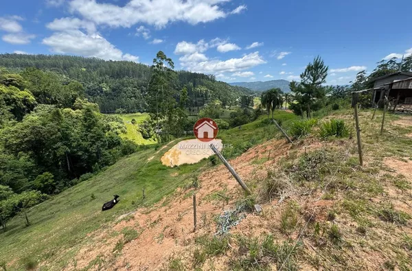 Vende-se Sítio com Casa no bairro Vargem Primeira, Taió / SC