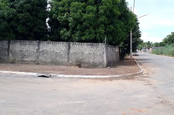 TERRENO ESQUINA COMERCIAL PROXIMO CENTRO 700M com uma  Casa com 3 dormitórios à venda, 100 m² por R$ 850.000,00 - Benjamim Raiser - Sorriso/MT - Foto 2