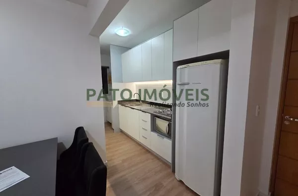 APARTAMENTO SEMI-MOBILIADO PARA LOCAÇÃO NO CENTRO