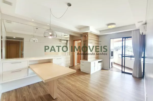 APARTAMENTO SEMI MOBILIADO PARA LOCAÇÃO NA ÁREA CENTRAL