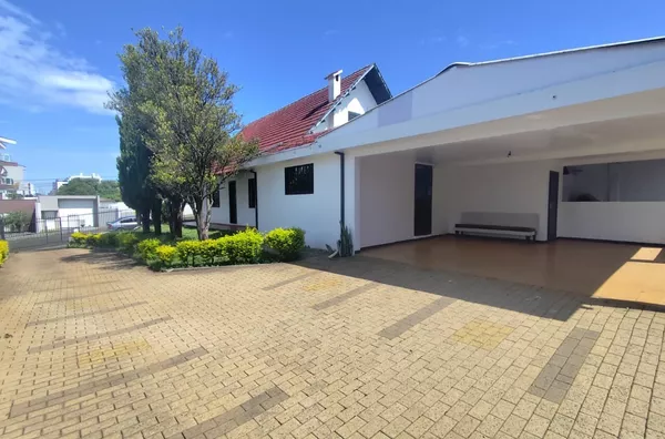 CASA PARA LOCAÇÃO NO CENTRO