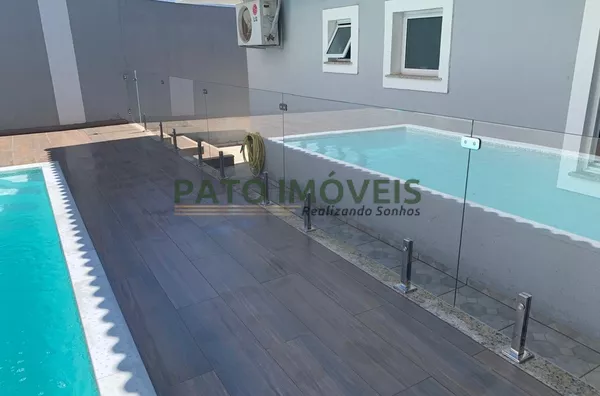 CASA COM PISCINA PARA VENDA NO BAIRRO BOQUEIRÃO