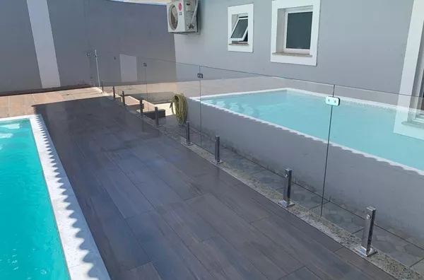 CASA COM PISCINA PARA VENDA NO BAIRRO BOQUEIRÃO