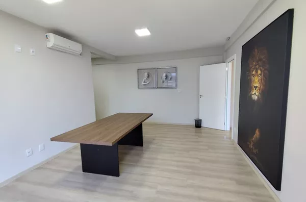 SALA COMERCIAL PARA LOCAÇÃO NO CENTRO