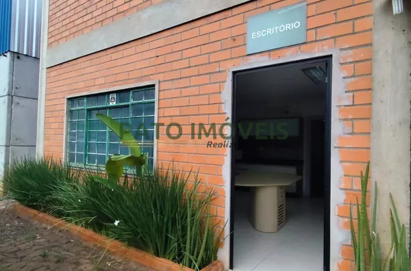 BARRACÃO PARA LOCAÇÃO NO BAIRRO PINHEIRINHO