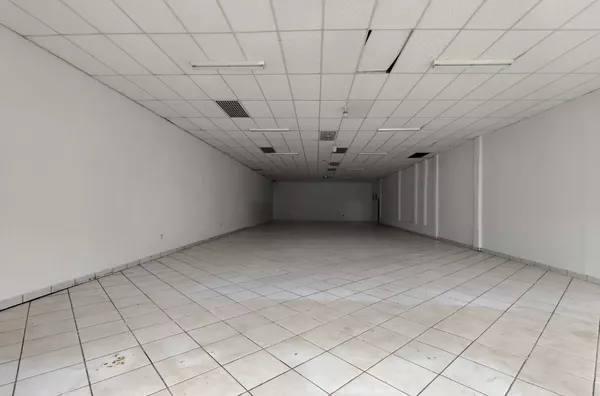 SALA COMERCIAL PARA LOCAÇÃO NO CENTRO