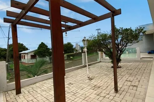 CASA DE ALTO PADRÃO NO BAIRRO SANTA TERESINHA