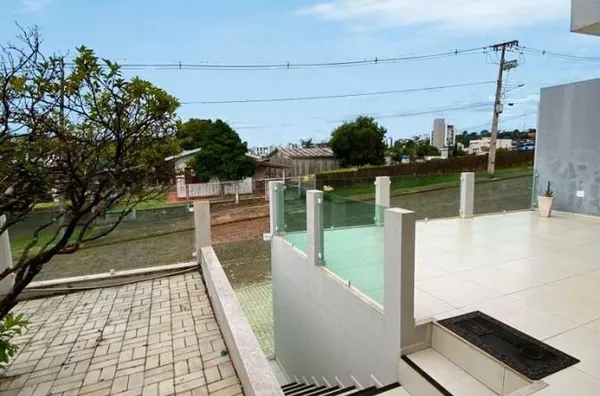 CASA DE ALTO PADRÃO NO BAIRRO SANTA TERESINHA