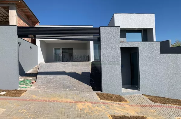 CASA DE ALTO PADRÃO À VENDA, PRÓXIMA AO SHOPPING.