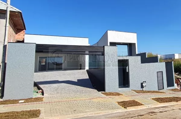 CASA DE ALTO PADRÃO À VENDA, PRÓXIMA AO SHOPPING.