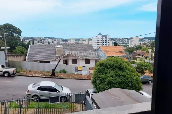 SOBRADO COM EXCELENTE LOCALIZAÇÃO NO BAIRRO BANCÁRIOS
