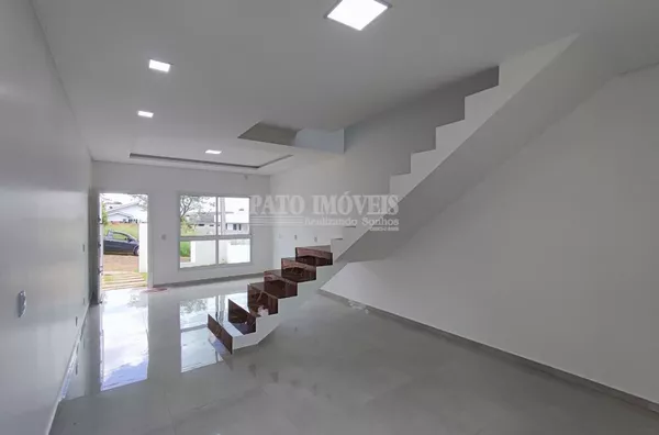 SOBRADO COM EXCELENTE PADRÃO DE ACABAMENTO NO BAIRRO PARQUE DO SOM