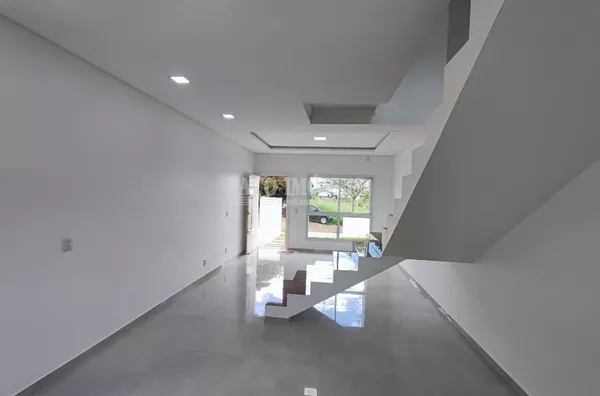 SOBRADO COM EXCELENTE PADRÃO DE ACABAMENTO NO BAIRRO PARQUE DO SOM