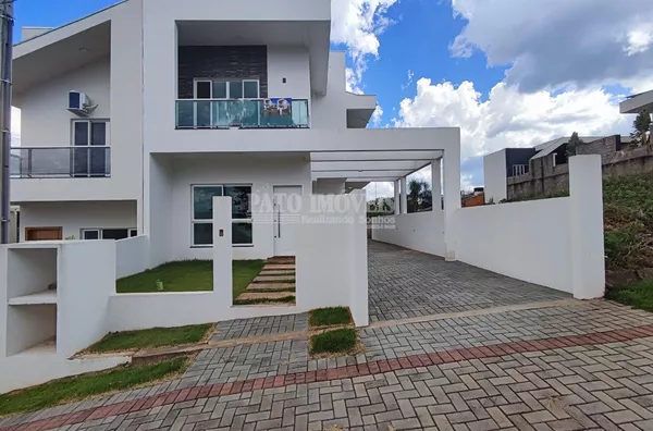 SOBRADO COM EXCELENTE PADRÃO DE ACABAMENTO NO BAIRRO PARQUE DO SOM