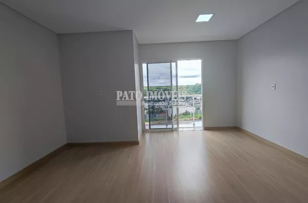 SOBRADO PARA VENDA NO BAIRRO FRARON