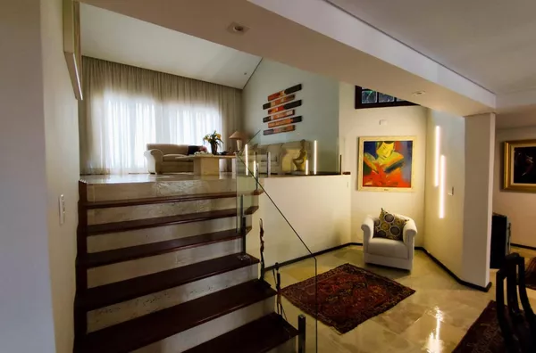 CASA DE ALTO PADRÃO A VENDA PRÓXIMO AO CENTRO