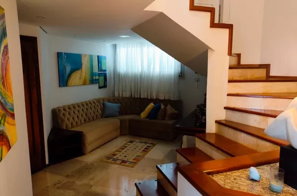 CASA DE ALTO PADRÃO A VENDA PRÓXIMO AO CENTRO