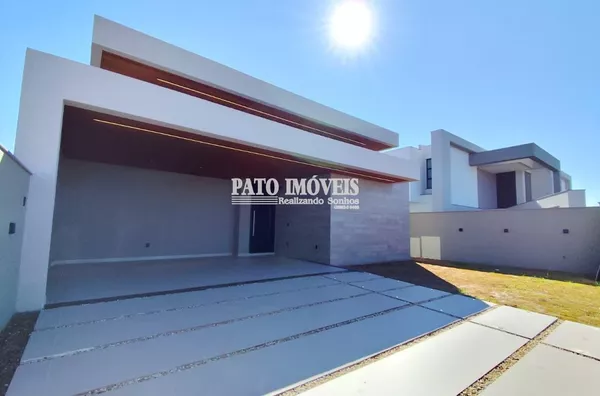 CASA DE ALTO PADRÃO À VENDA NO BAIRRO CADORIN