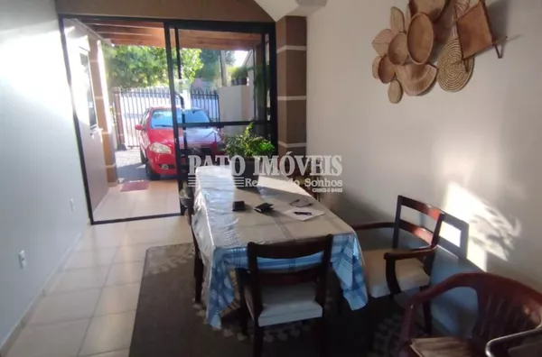 CASA Á VENDA NO BAIRRO VILA ISABEL