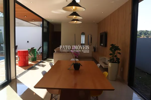 CASA DE ALTO PADRÃO À VENDA NO BAIRRO SÃO LUIZ