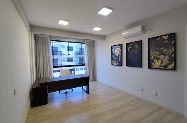 SALA COMERCIAL PARA LOCAÇÃO NO CENTRO