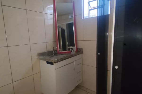 CASA PARA LOCAÇÃO NO CENTRO