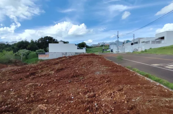 TERRENO DE ESQUINA PARA VENDA NO BAIRRO FRARON