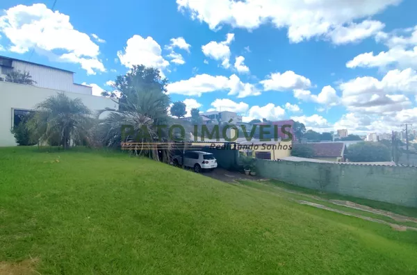 CASA PARA VENDA NO BAIRRO MENINO DEUS
