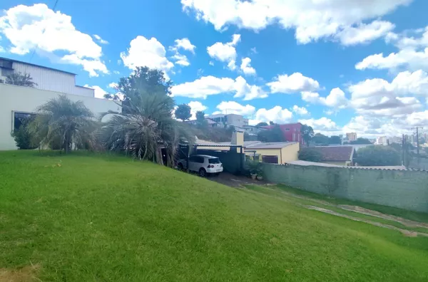 CASA PARA VENDA NO BAIRRO MENINO DEUS