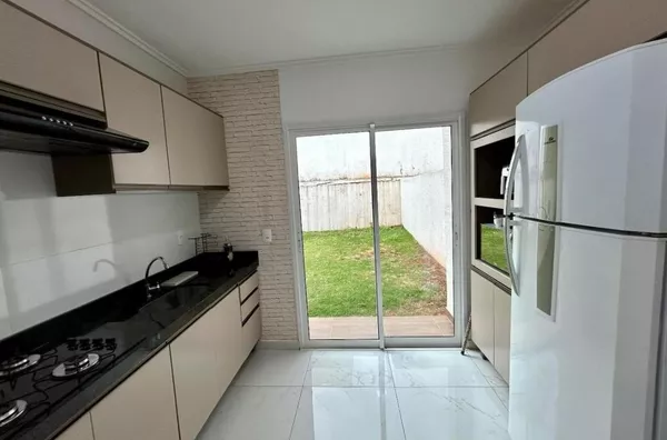 SOBRADO SEMI- MOBILIADO PARA VENDA NO BAIRRO FRARON