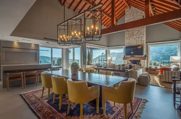 Casa de Altíssimo padrão com Vista para Vale - Foto 6