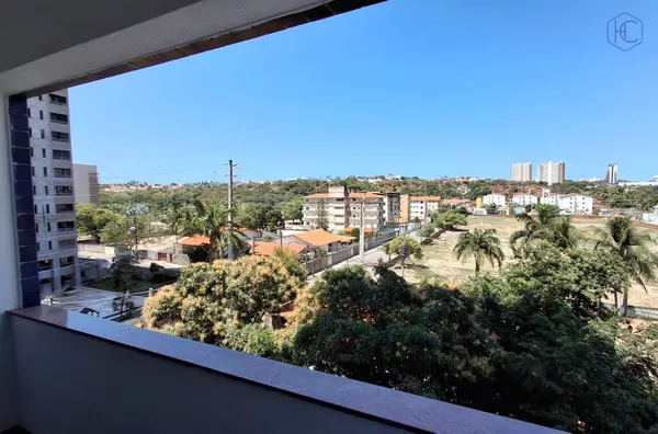 Apartamento Amplo com 4 quartos, 5 banheiros, varanda e 2 Vagas no Papicu, 147 m², a 5 min da Praia.