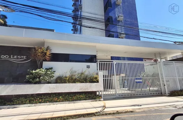 Apartamento Amplo com 4 quartos, 5 banheiros, varanda e 2 Vagas no Papicu, 147 m², a 5 min da Praia.