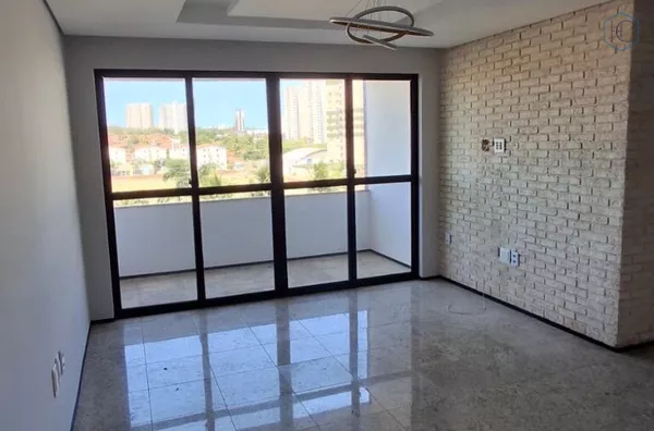 Apartamento Amplo com 4 quartos, 5 banheiros, varanda e 2 Vagas no Papicu, 147 m², a 5 min da Praia.